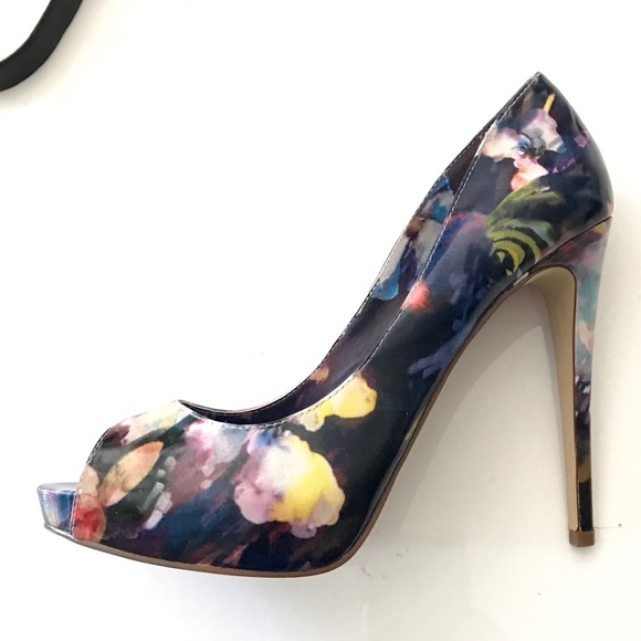 NIB Jabulania navy multi peep toe heels size 9 - Picture 1 of 5